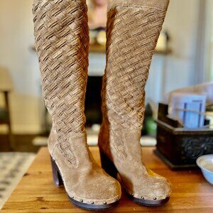Ugg Arroyo Tall Basketweave Suede Boots Wood Heel Chestnut Size 6 - Like New!
